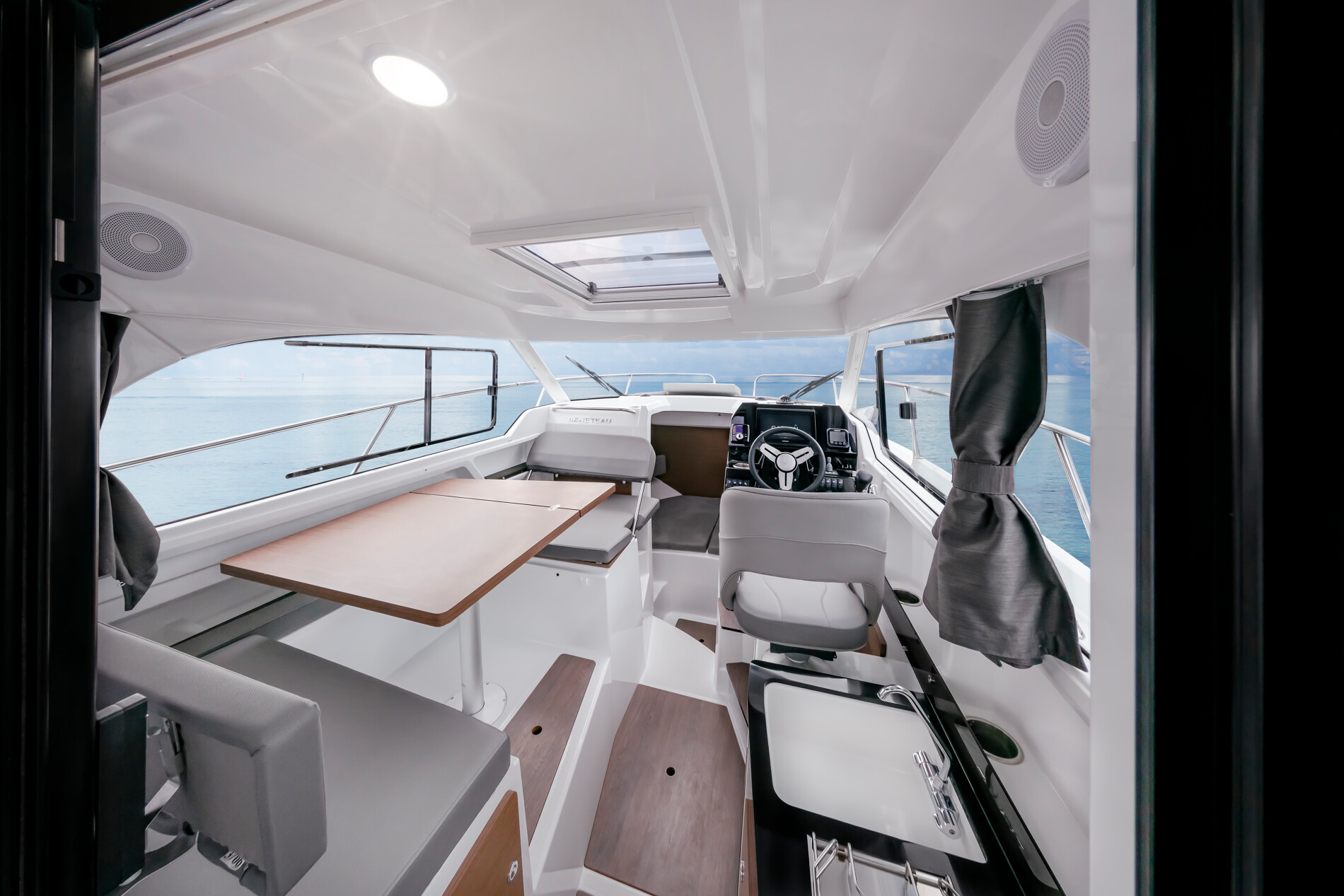 BENETEAU ANTARES 8 – 2021