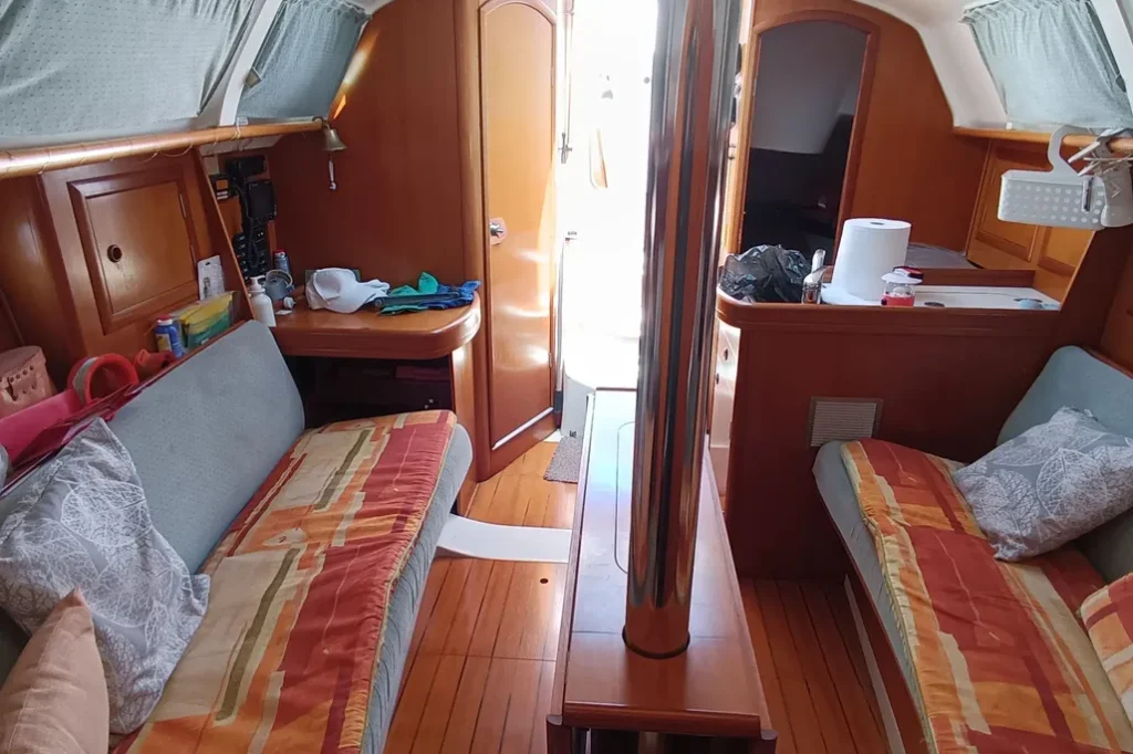 2000-beneteau-oceanis-clipper-311-sail-10065731-20260219072754110-3